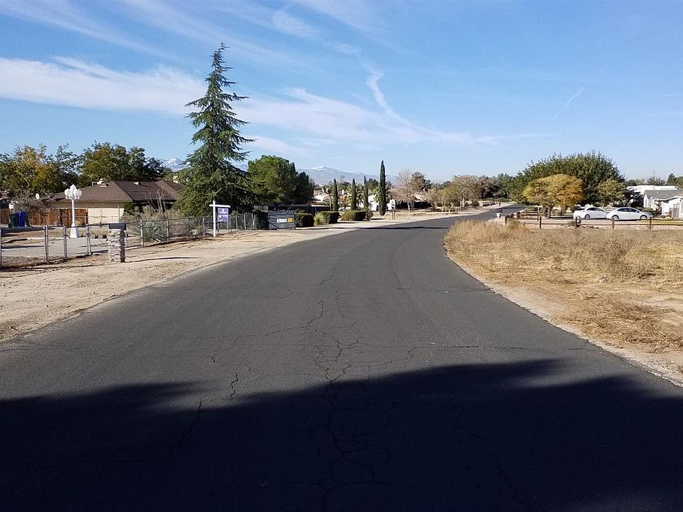 2nd image of 19185 Shoshonee Rd