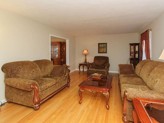 5th image of 8150 Cherington Dr