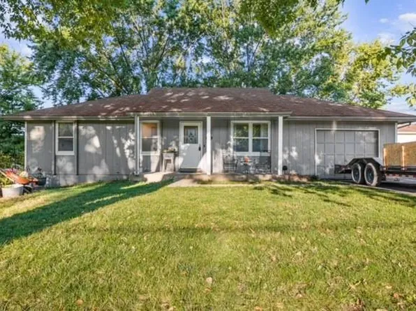 406 N Grove St, Kearney, MO 64060