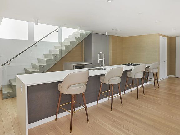 2nd image of 540 W 49th St #8NPH