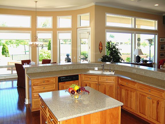 Hickory cabinet & Silestone