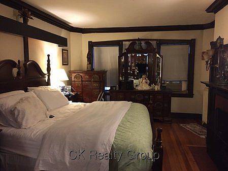 2nd image of 8 Palfrey St #1