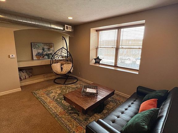5th image of 3005 Harney St