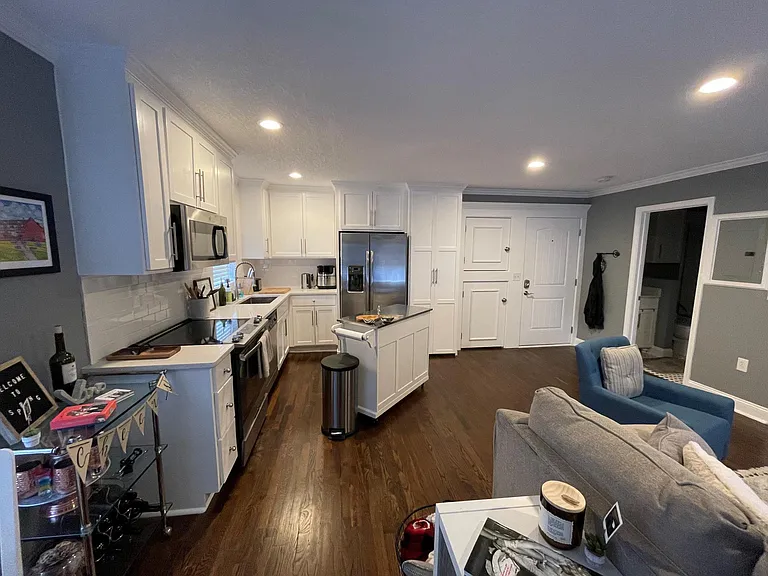 Plaza Terrace Apartments — Photo 34