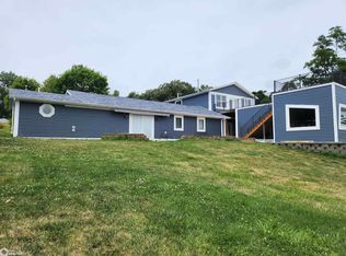 5263 Skyline Dr, Brooklyn, IA 52211