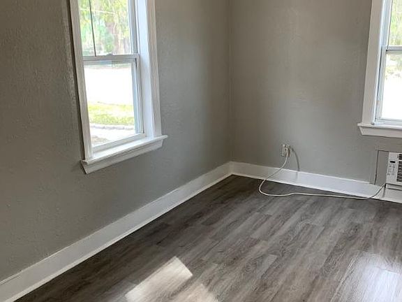 2nd image of 2624 4th St S APT 3