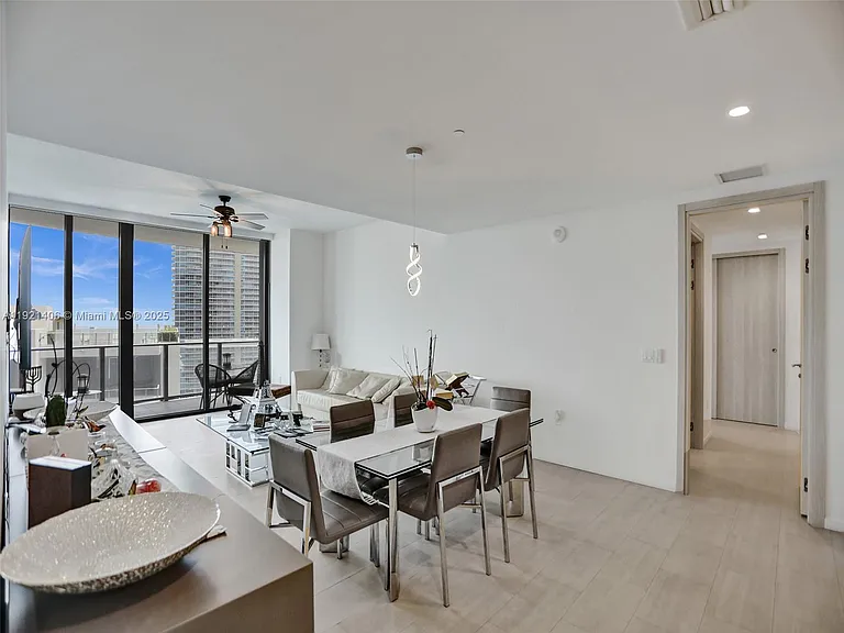 1000 Brickell Plz #Penthouse 5103 — Photo 6
