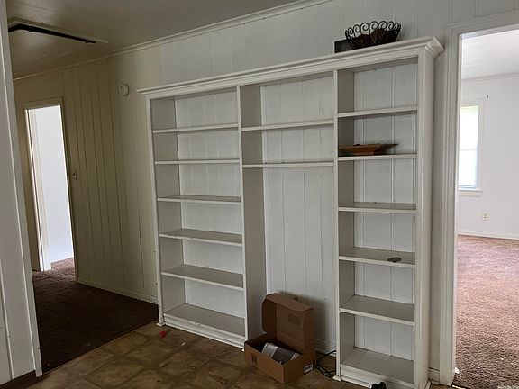 4th image of 2107 W 32nd Ave