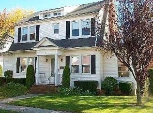 55 Geranium Ave, Floral Park, NY 11001