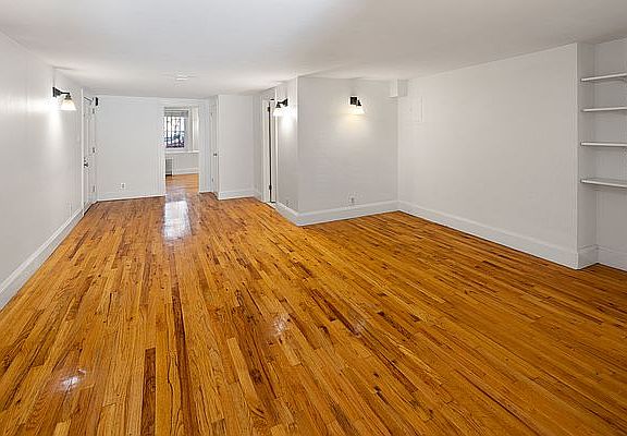 3rd image of 36 Douglass St Floor 1