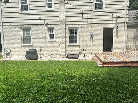 2nd image of 903 Willow Lawn Dr