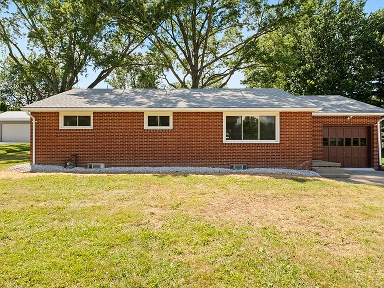 Valley View Dr — Photo 26