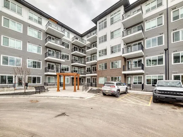 44 W Skyview Pkwy #1118, Calgary, AB T3N 2R8