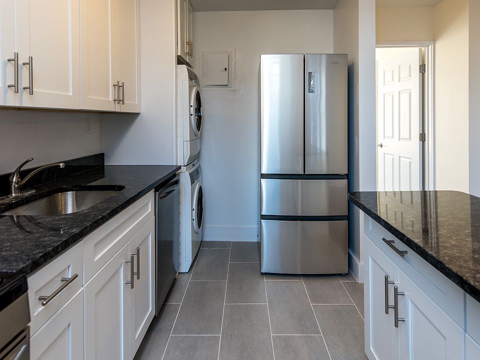 1st image of 479 Hancock St