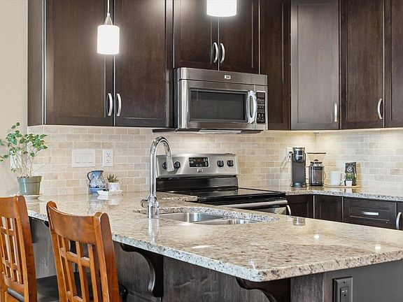 5th image of 3192 Gladwin Rd #402