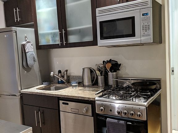 4th image of 636 E 11th St #D2