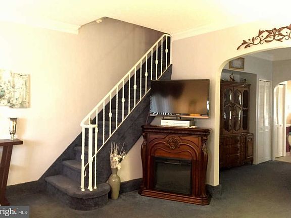 5th image of 4420 Unruh Ave
