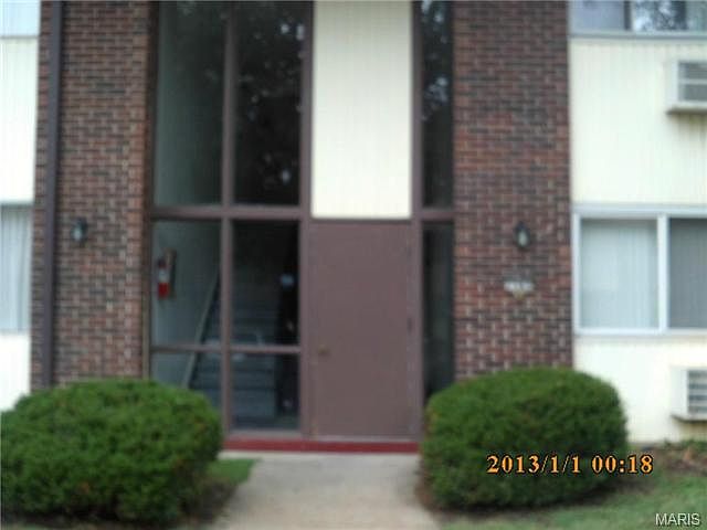 2nd image of 7565 Hazelcrest Dr APT G