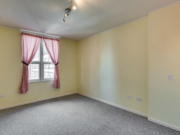 5th image of 125 S Jefferson St #2103