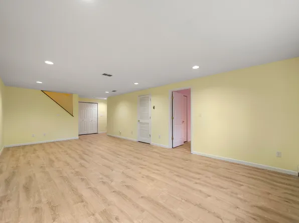 403 Dogwood Ct #403, Norwood, NJ 07648