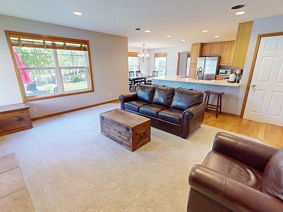 3rd image of 5884 Pintail Ln