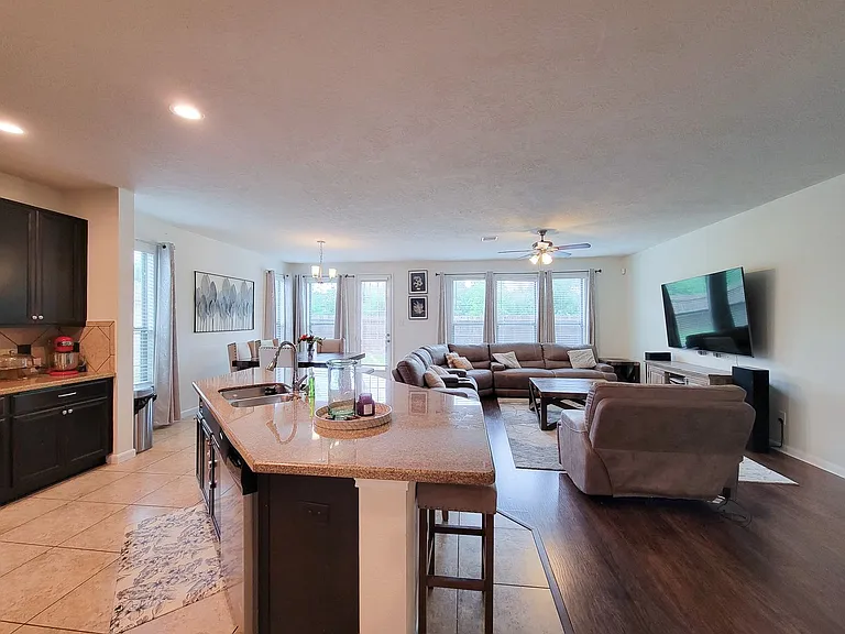 5046 Longlane Dr — Photo 12