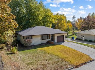 1061 Saint Paul Rd, Owatonna, MN 55060