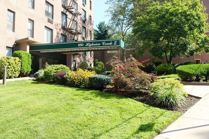 1st image of 850 Howard Ave APT 6F