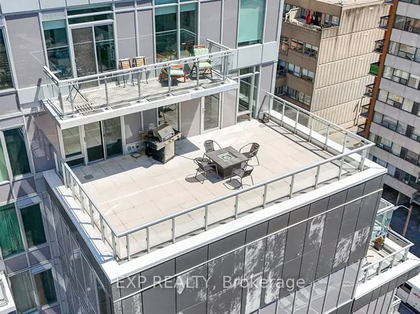 68 Merton St #805, Toronto, ON M4S 0A7