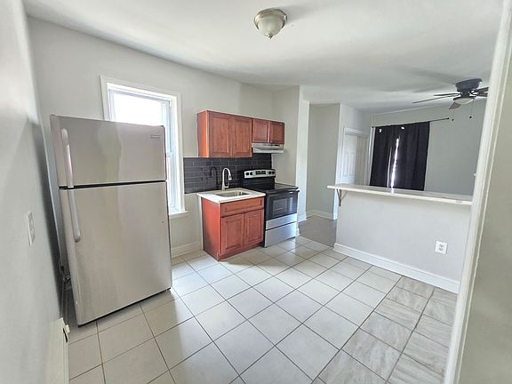 4th image of 2026 Edgemont Ave