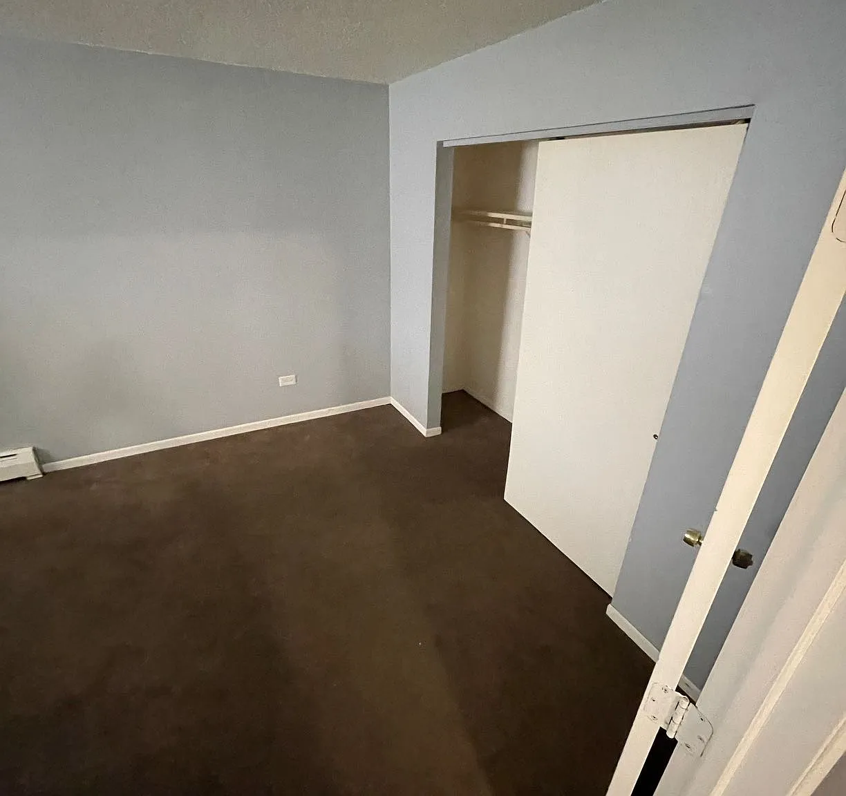 2200 Lewis Ave — Photo 4