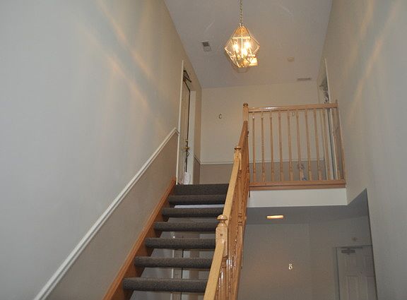 2nd image of 2873 Meadow Ln #C