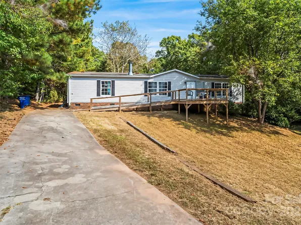 5180 Branchside Dr, Granite Falls, NC 28630