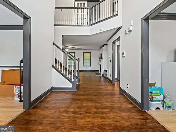 4th image of 10208 Hemlock Way
