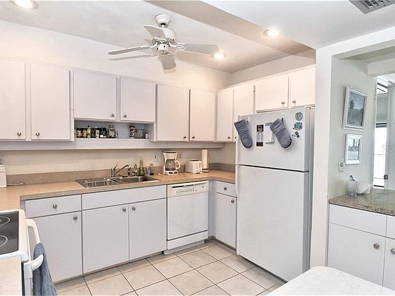 5th image of 1505 Pelican Point Dr APT Ba277