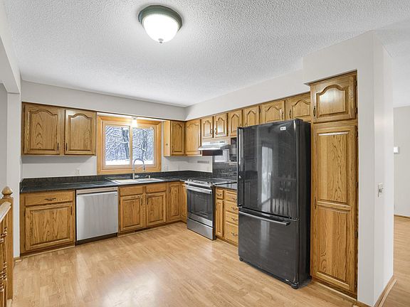 4th image of 1036 Wedgewood Ln S