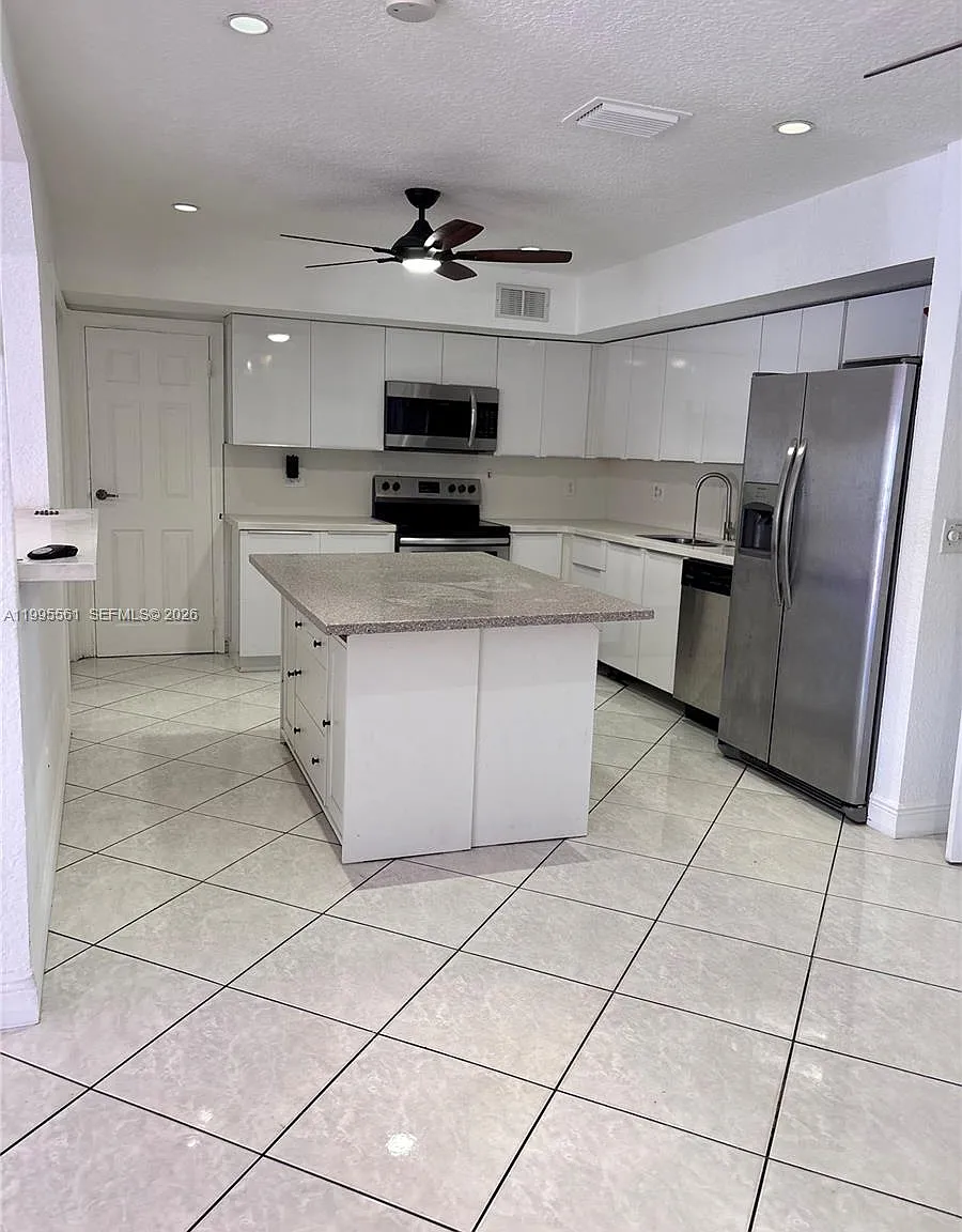2 bed, 1748 sqft, $2,500 — Photo 1