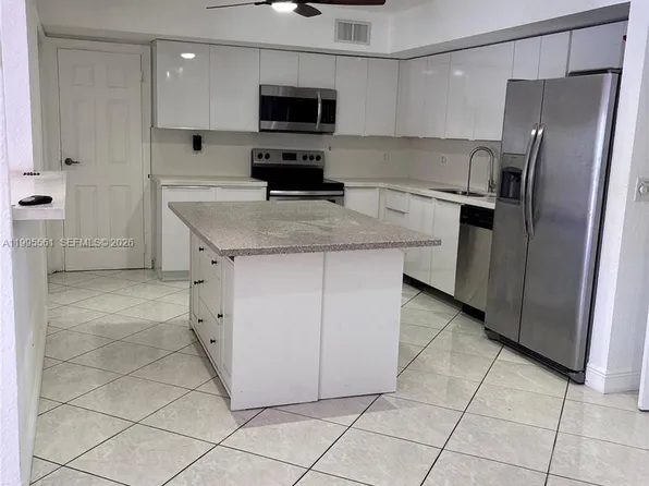 839 S Highland Dr, Hollywood, FL 33021