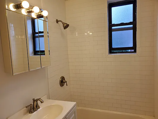 Rented by The Coop Connection LLC | media 31