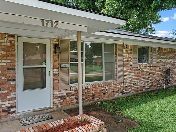 3rd image of 1712 Bradley St