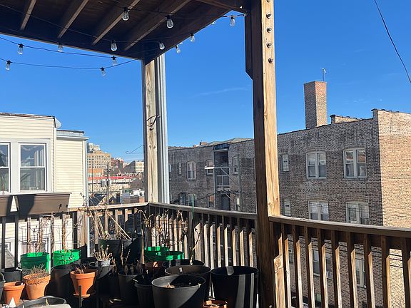 2nd image of 1239 W Foster Ave APT 3