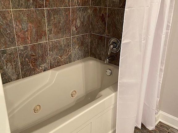 5th image of 451 W Huron St Unit 1402