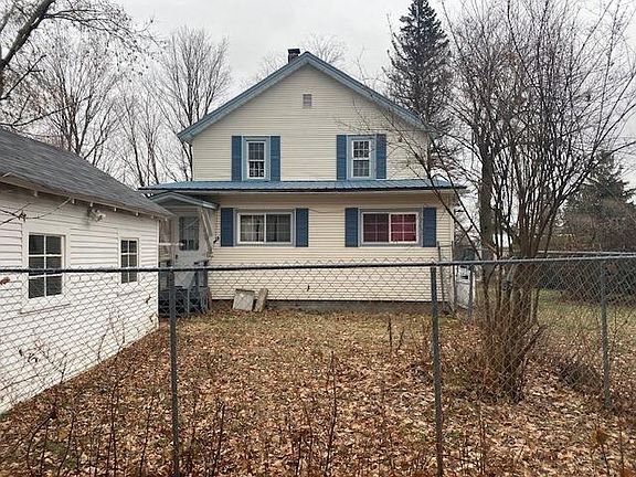 3rd image of 4 Saint Marks Ave