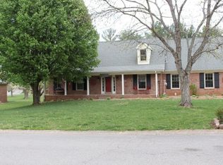 1974 Stepford Dr, Clarksville, TN 37043
