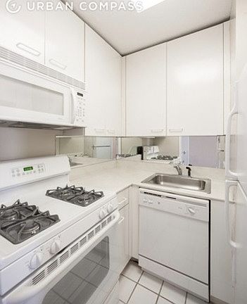 4th image of 330 E 38th St APT 53I