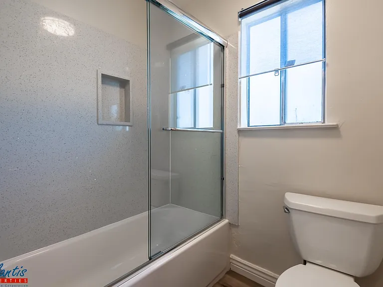 544 S 7th St #10 — Photo 8