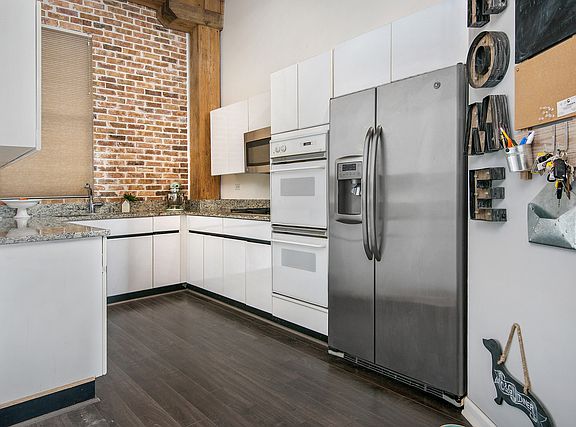 5th image of 1740 N Marshfield Ave APT 8