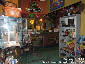 5th image of 1913 S Flores St