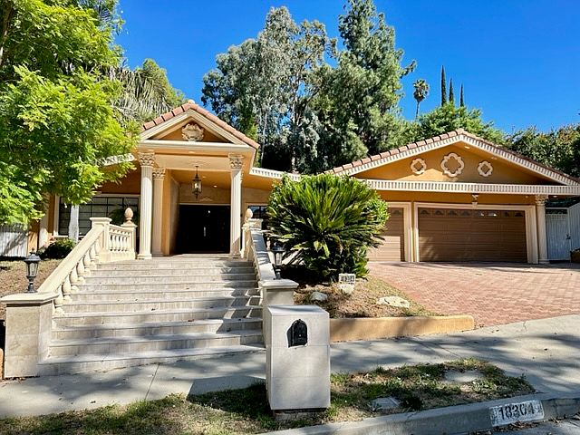1st image of 18304 Lake Encino Dr