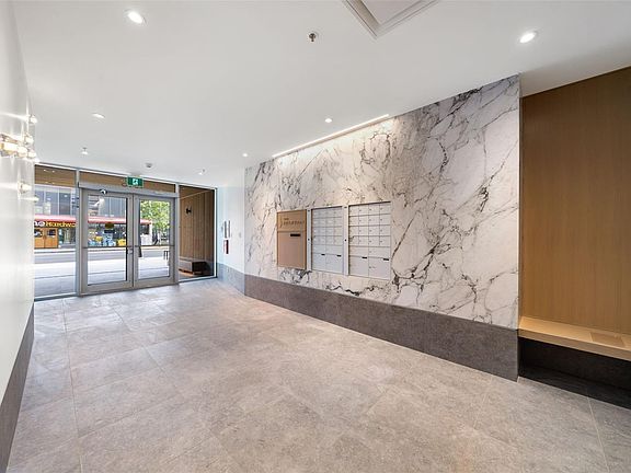 4th image of 1916 Oak Bay Ave #205